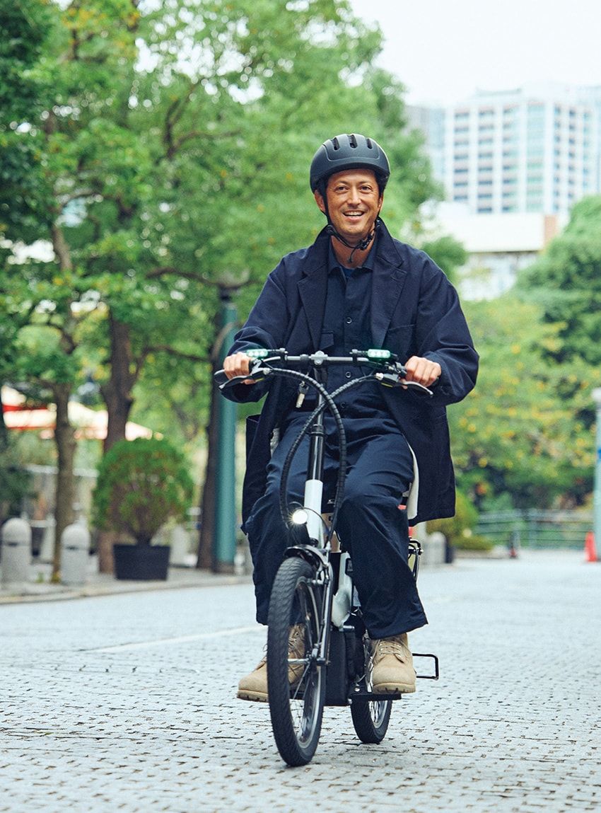 パナソニックから、“漕がない自転車”が登場!? まるで電動スクーターのように、ススーッと快適 - 3枚目の画像