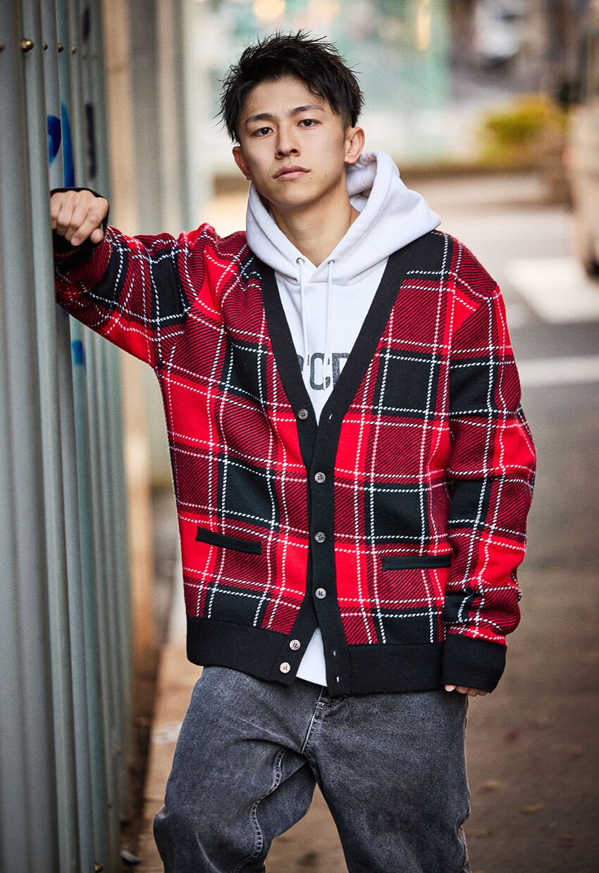 ムエタイ世界王者・吉成名高をパパラッチ！黒デニムで魅せた等身大の私服スタイル - 9枚目の画像