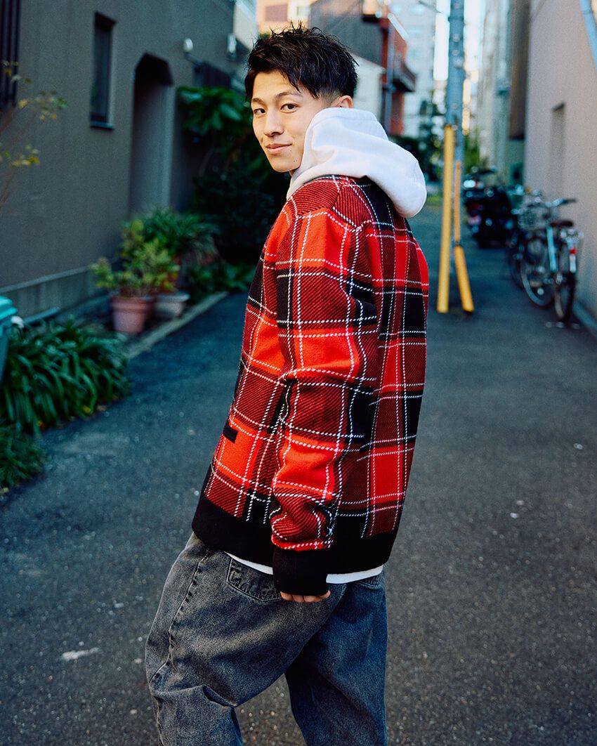 ムエタイ世界王者・吉成名高をパパラッチ！黒デニムで魅せた等身大の私服スタイル - 20枚目の画像