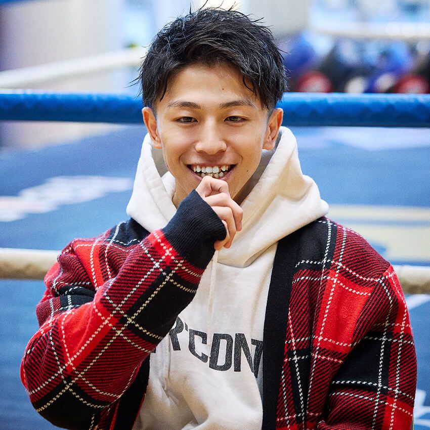 ムエタイ世界王者・吉成名高をパパラッチ！黒デニムで魅せた等身大の私服スタイル - 18枚目の画像