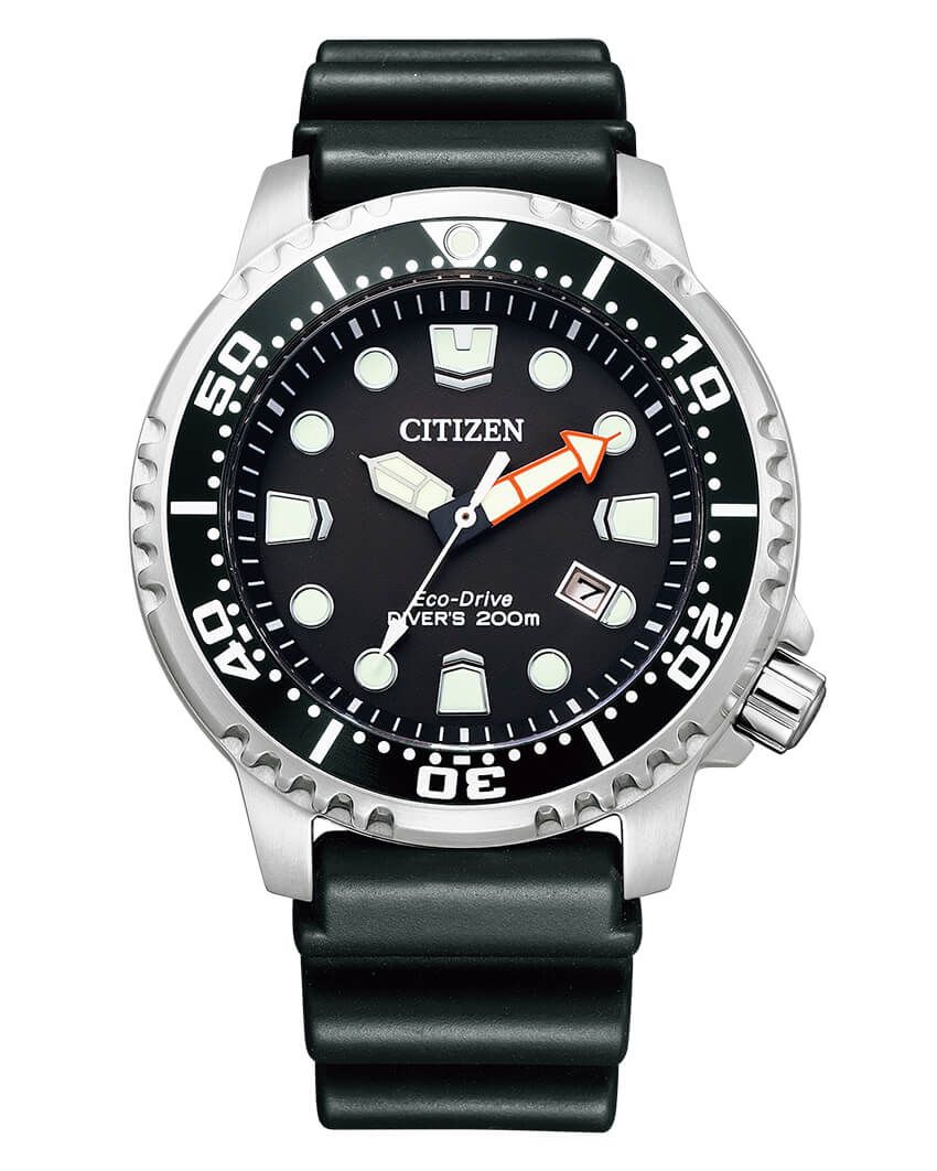 SSケース、44.0㎜径、光発電エコ・ドライブ。4万7300円／シチズンお客様時計相談室☎︎0120-78-4807