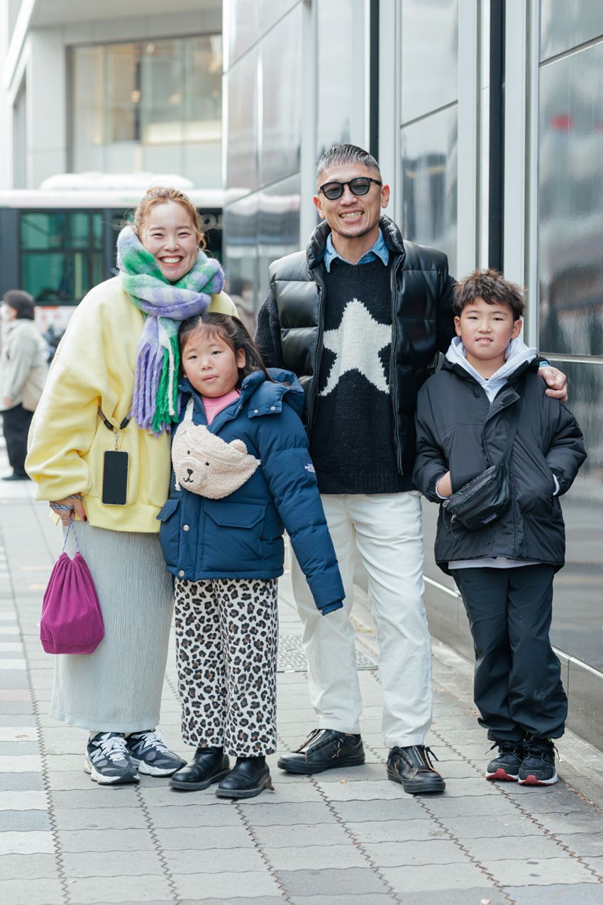 「シャツをアウターの下に着る」。超簡単なのに超有効なレイヤード法、そのメリットをスナップで解説 - 6枚目の画像