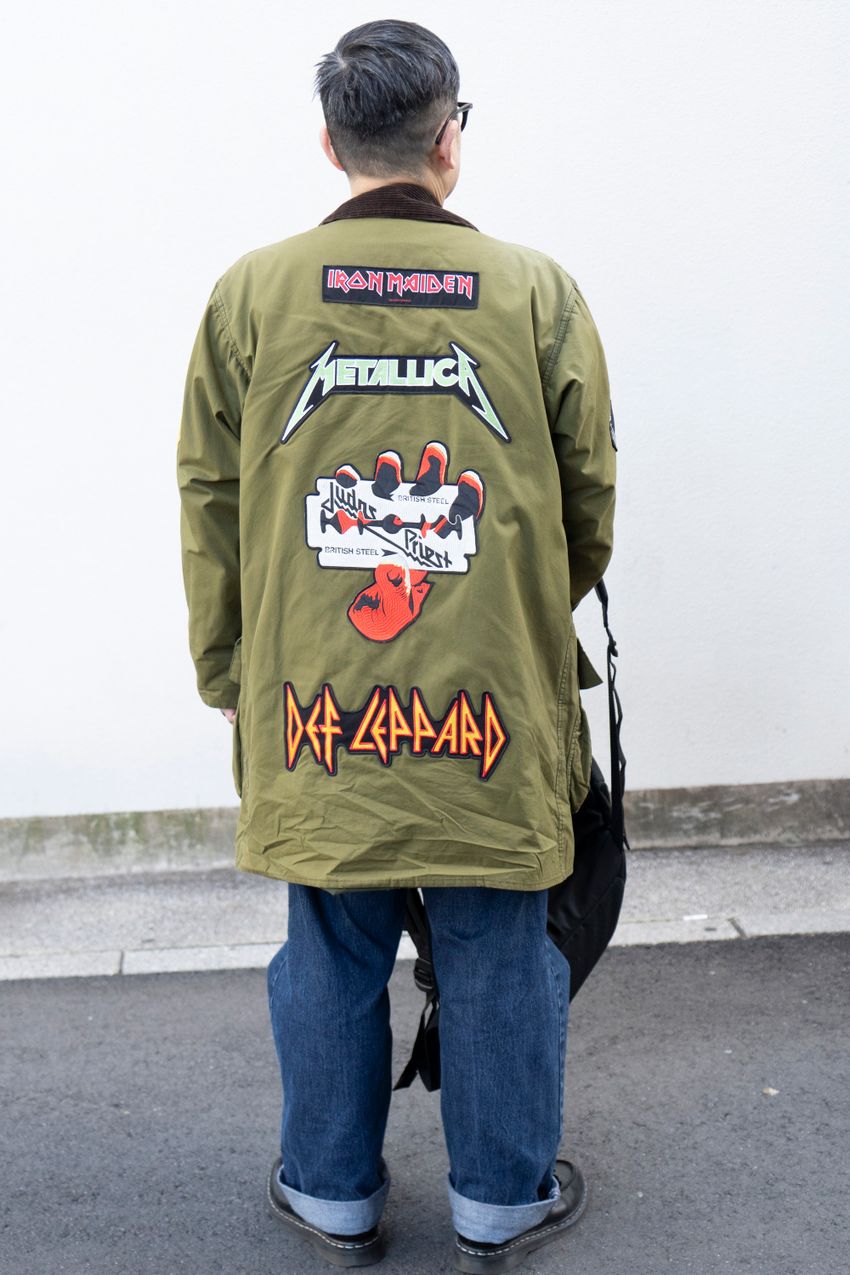 【バブアー応用編】コラボ、ワッペンアレンジ、意外な合わせ……定番ブランドの潜在能力を街角スナップで！ - 5枚目の画像