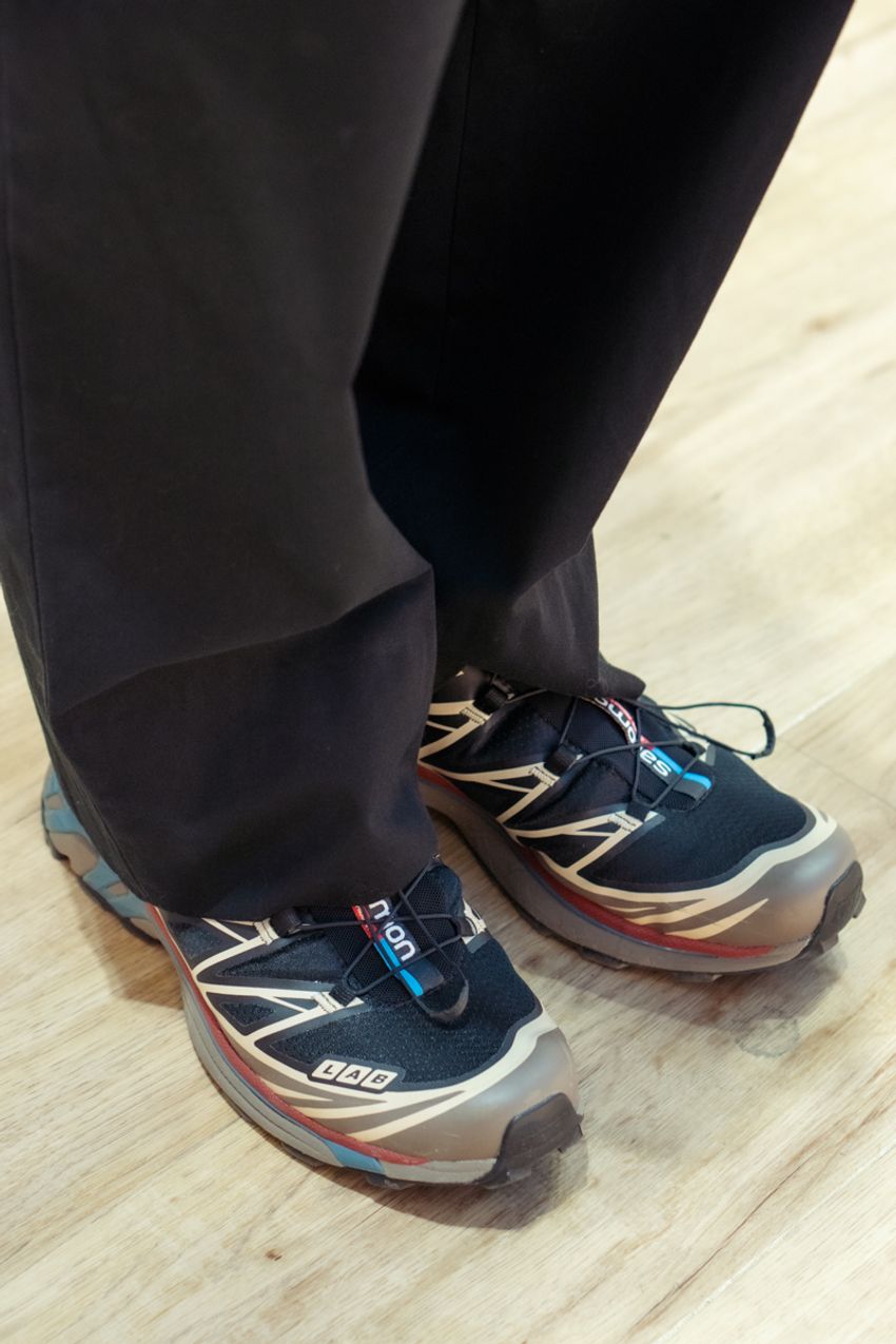 【バブアー応用編】コラボ、ワッペンアレンジ、意外な合わせ……定番ブランドの潜在能力を街角スナップで！ - 7枚目の画像