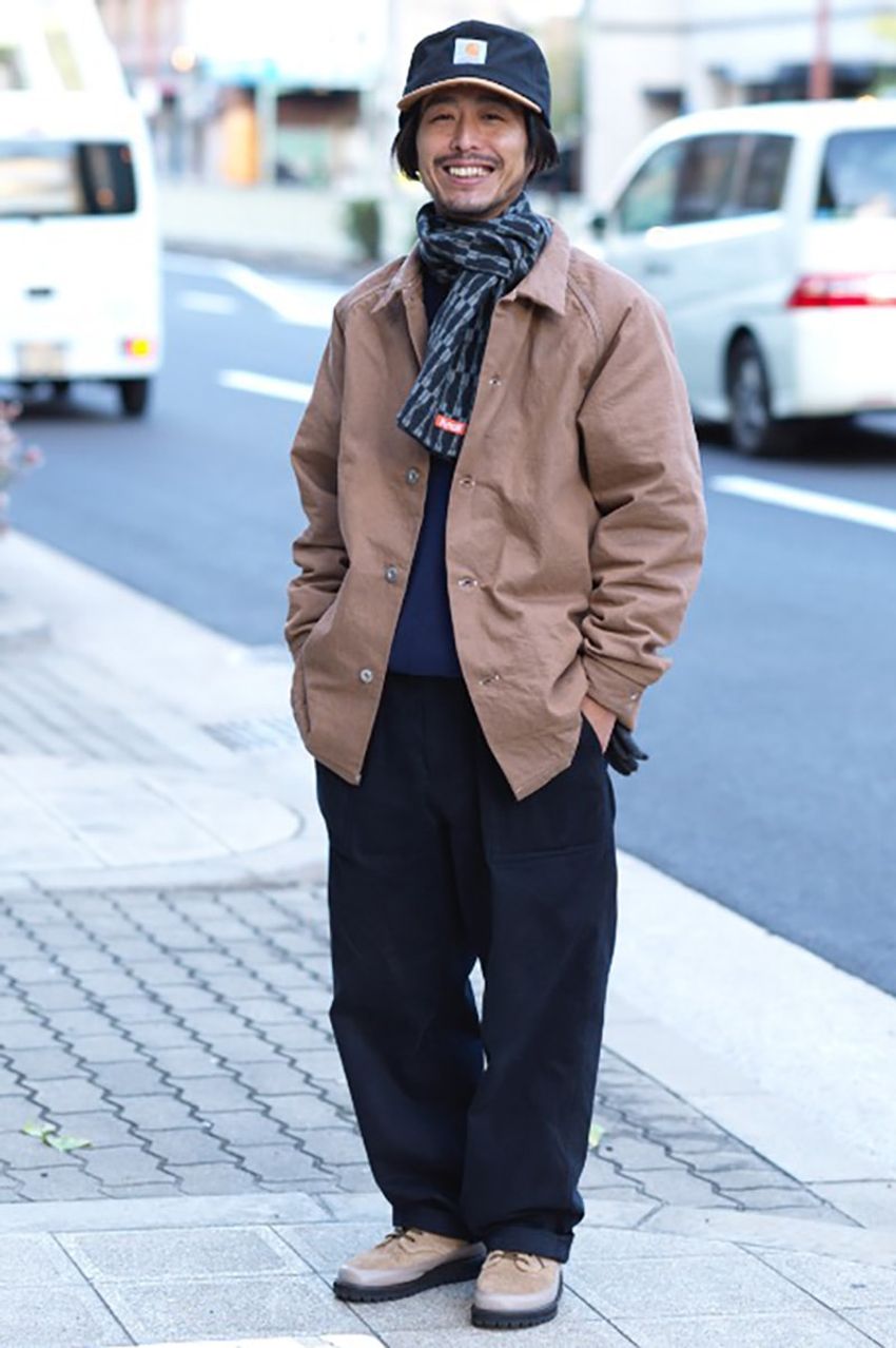 “カーキ色アウター”でしか満たされない気持ちがある⁉︎定番色をセンス良く着る秘訣をスナップで - 2枚目の画像