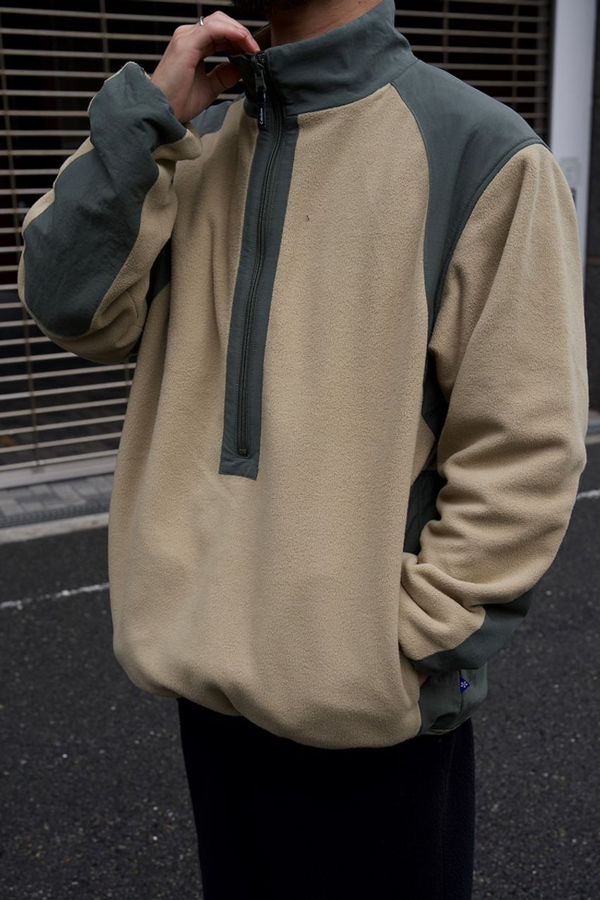 “カーキ色アウター”でしか満たされない気持ちがある⁉︎定番色をセンス良く着る秘訣をスナップで - 11枚目の画像