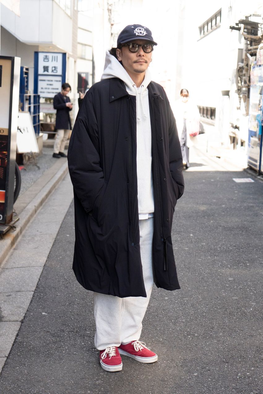 ニューバランス、ヴァンズ、アディダスetc.“色スニーカー”で装いを格上げした5つの実例 - 10枚目の画像