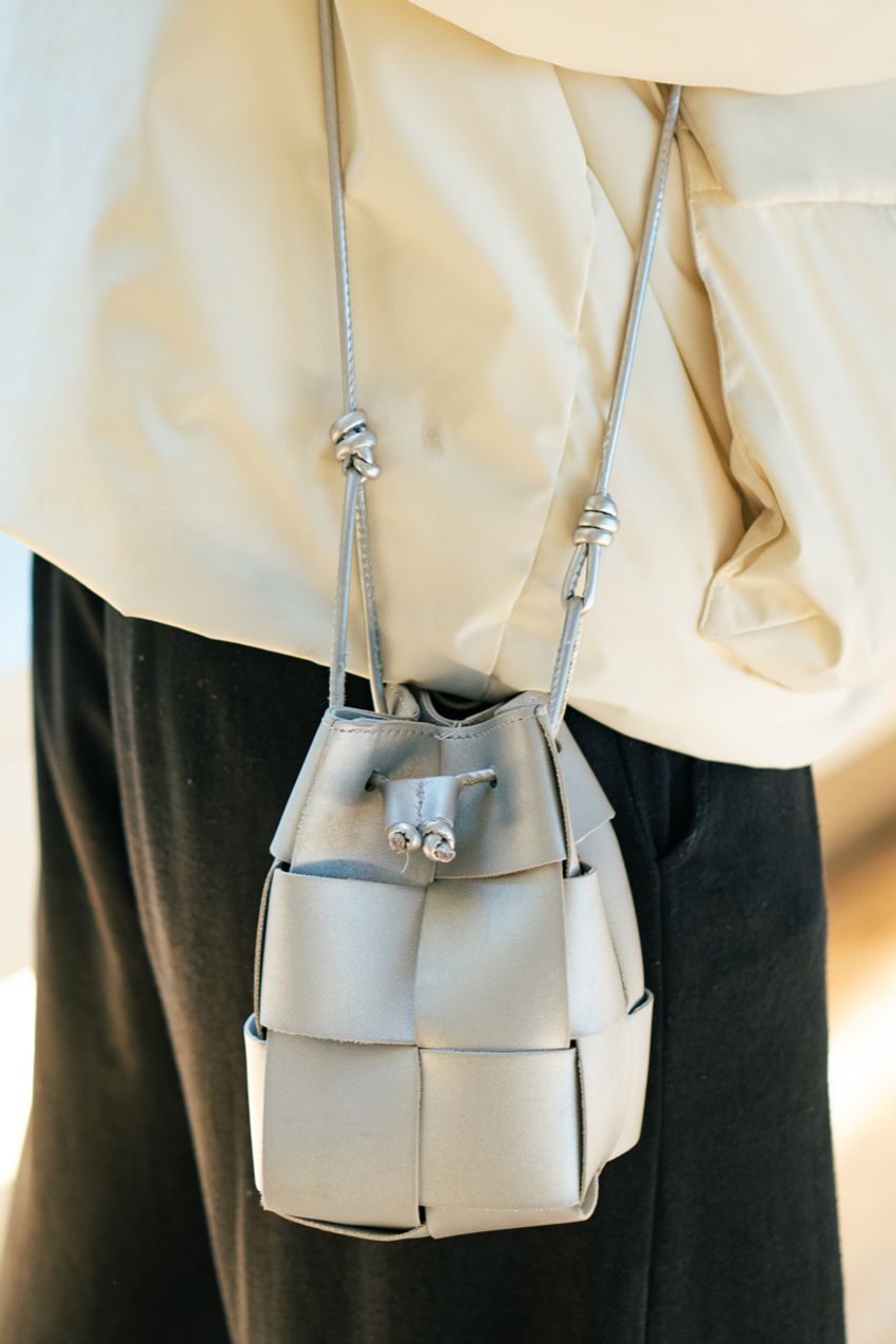 GU、ナンガ、L.L.ビーンetc.“ブラック以外”のダウンコーデを5名の街角スナップで - 3枚目の画像