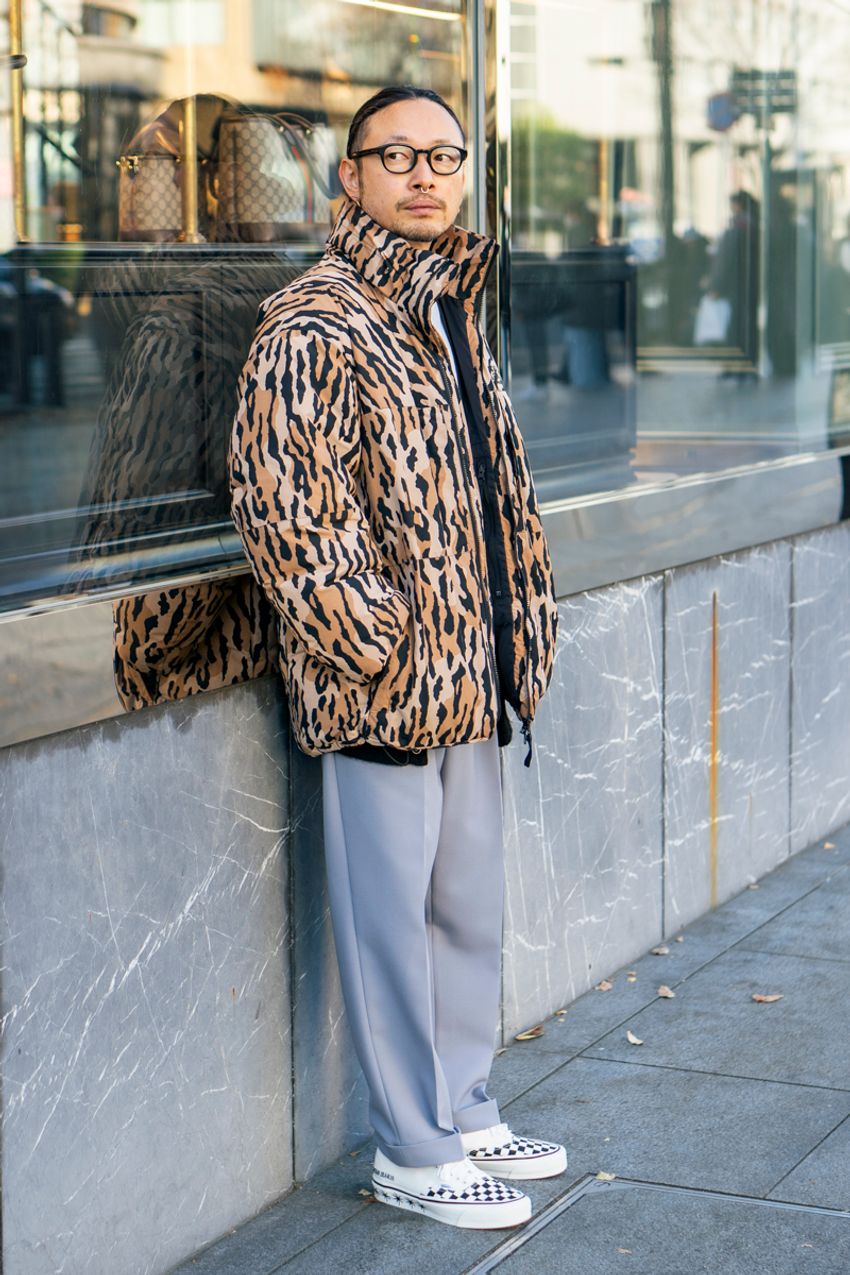 GU、ナンガ、L.L.ビーンetc.“ブラック以外”のダウンコーデを5名の街角スナップで - 8枚目の画像