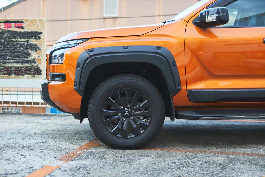 網膜剥離で「運転はできないけど……」。亀田大毅が愛車「三菱トライトン」と追う“夢” - 13枚目の画像