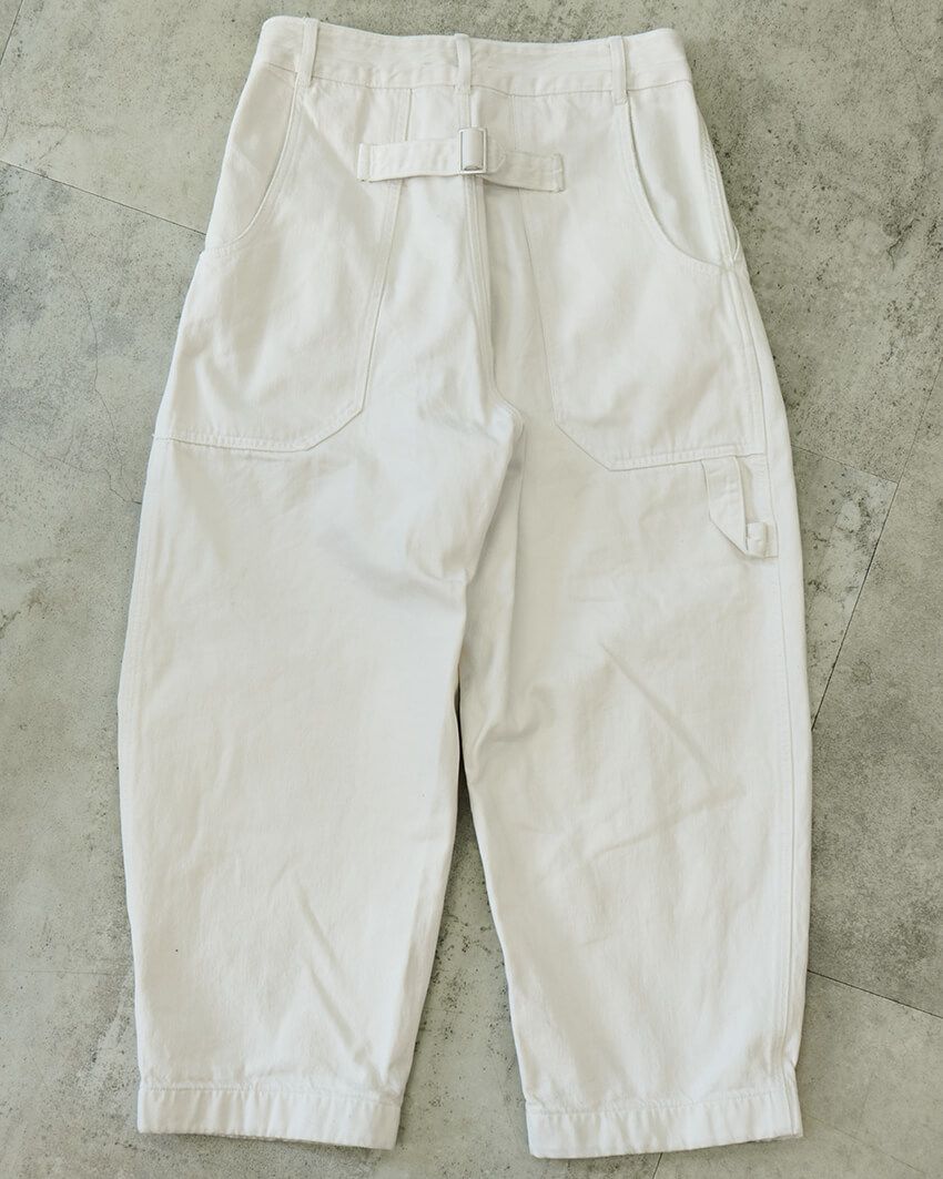 「王道じゃないほうのデニム」を選んだ4名のスタイリスト。スタイルにスパイスを加える私物を公開！ - 8枚目の画像