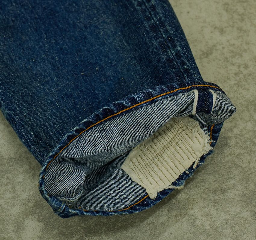 「王道じゃないほうのデニム」を選んだ4名のスタイリスト。スタイルにスパイスを加える私物を公開！ - 9枚目の画像