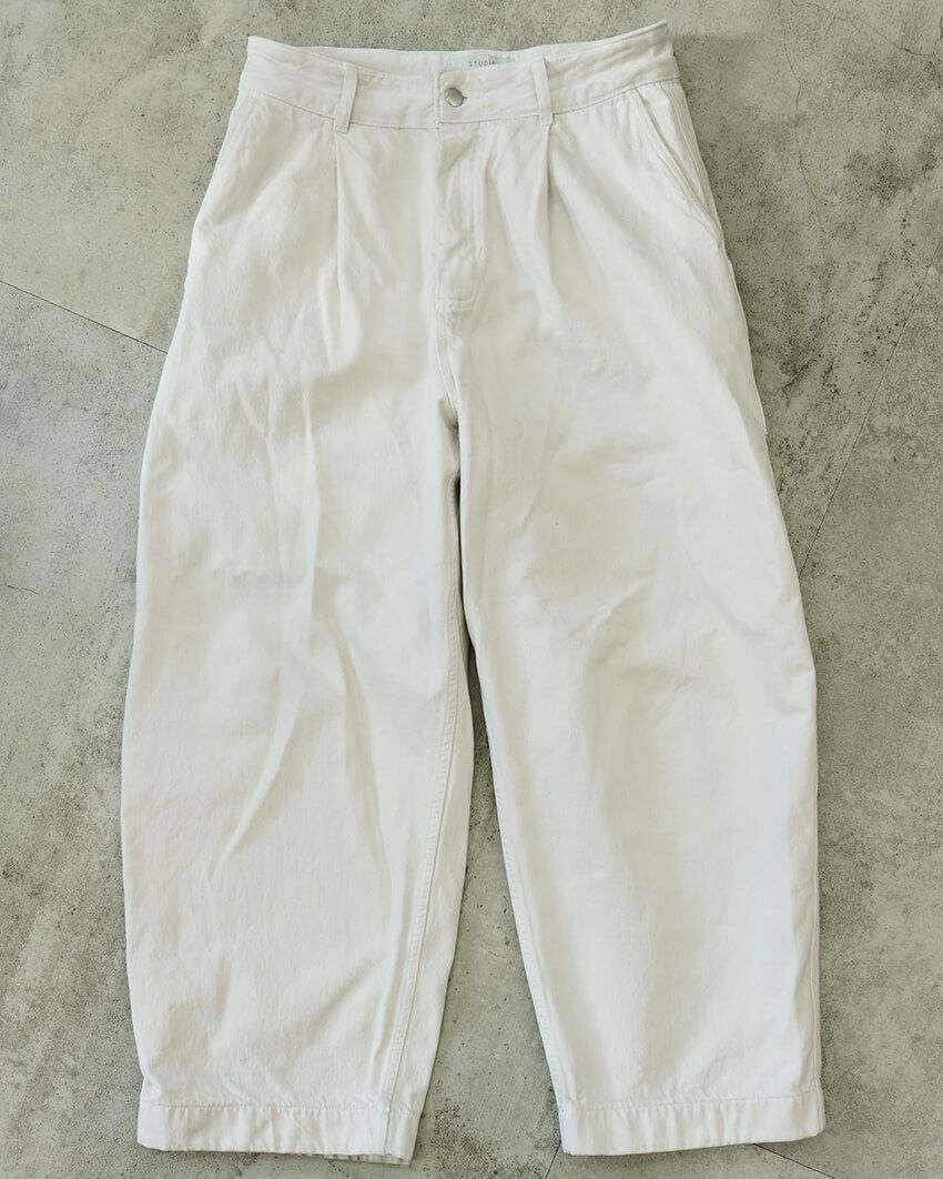 「王道じゃないほうのデニム」を選んだ4名のスタイリスト。スタイルにスパイスを加える私物を公開！ - 7枚目の画像