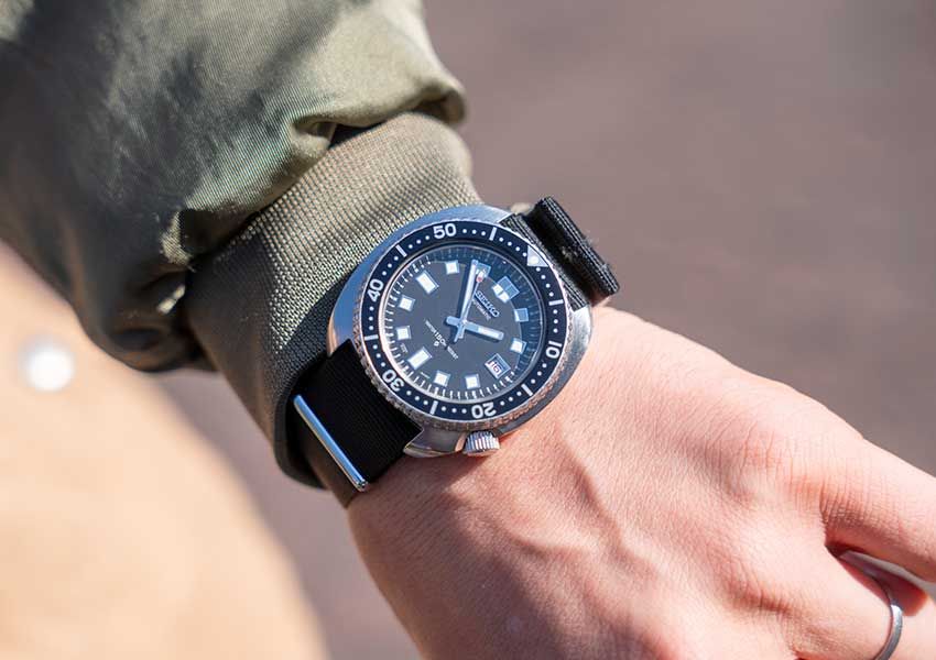 KOC王者ラブレターズ塚本の一軍コーデ！ムロツヨシにもらった服を“剣道着”でリメイク!? - 13枚目の画像