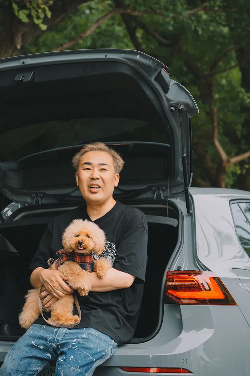 YOU、小野伸二、イモトアヤコetc. 著名人の愛車を一斉パパラッチ！「俺のクルマと、アイツのクルマ」傑作選！ - 4枚目の画像