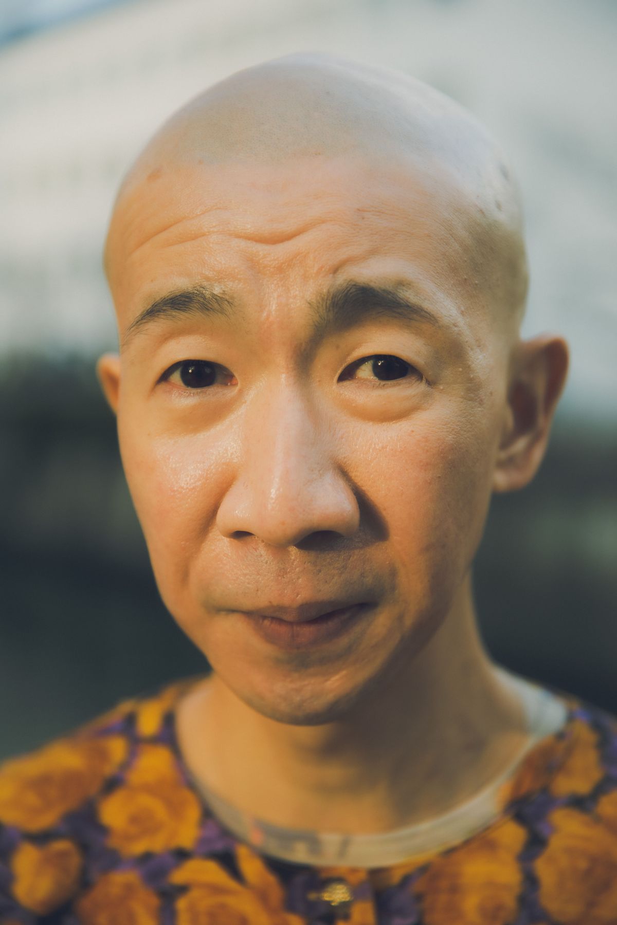 1987年7月7日生まれ、鹿児島県出身。お笑いコンビ「ジュウジマル」を2020年に解散後、ピン芸人として活動を開始。「水曜日のダウンタウン」（TBS系）をはじめとする番組で注目を集め、その独特な存在感と佇まいが話題に。2025年にはドラマ「コンシェルジュの水戸倉さん」（BS日テレ）で初主演を務め、NHK大河ドラマ「べらぼう～蔦重栄華乃夢噺～」にも出演。同年、「『現代用語の基礎知識』選 T&D保険グループ新語・流行語大賞」に「ひょうろく」がノミネートされる。芸名の由来は、鹿児島銘菓「兵六餅」。芸人仲間との間で偶然生まれた名前が、今や時代を映す存在となった。