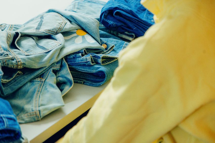 「マイベストジーニストはジョン・レノンです」年300日以上デニム派の荒谷翔大、愛用私物を大公開！ - 2枚目の画像