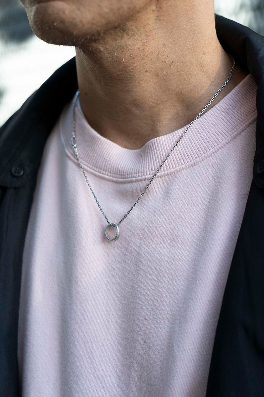 冬こそ大活躍！街の達人5名に学ぶ「スウェットシャツ＆パンツ」の賢い着こなし術 - 5枚目の画像