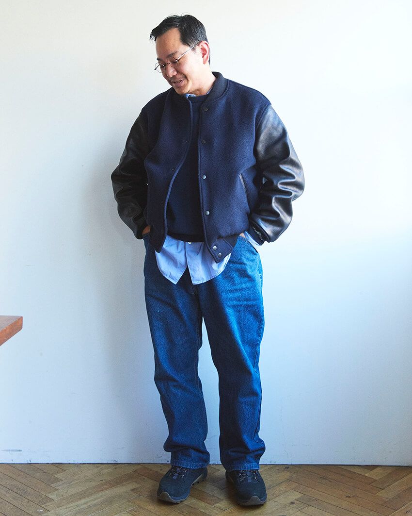 スタジャン／アワサ、ニット／ヨネトミ繊維、シャツ／アワサ、シューズ／メレル