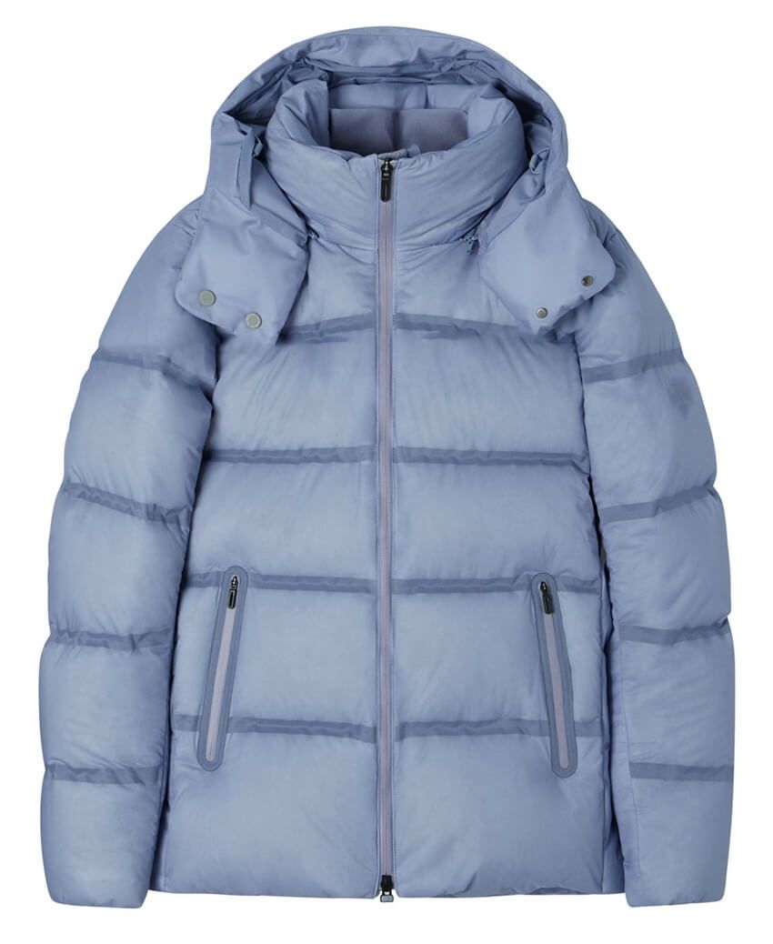 ダウンジャケット19万8000円／デサント オルテライン（デサント お客様相談室　0120-46-0310）