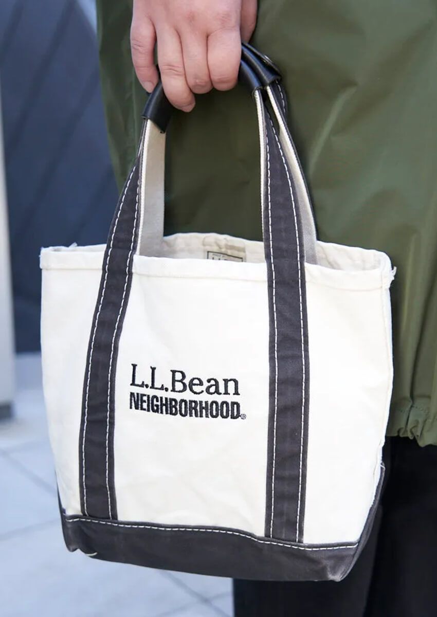 バッグ選びの新トレンド！今人気の“小さいバッグ”、みんな何使ってる？スナップで調査 - 1枚目の画像