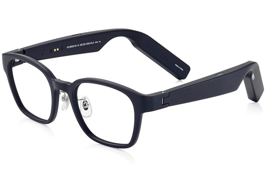 大ぶりなフレームが印象的なウェリントンタイプの「OC2002E-5A」（ブラック）／1万6000円／OWNDAYSお客様窓口