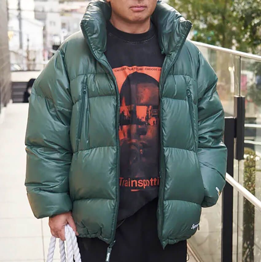 “ノースコラボ”も人気！30～50代の「シュプリーム」の取り入れ方。街で見つけた大人な装い5選 - 1枚目の画像