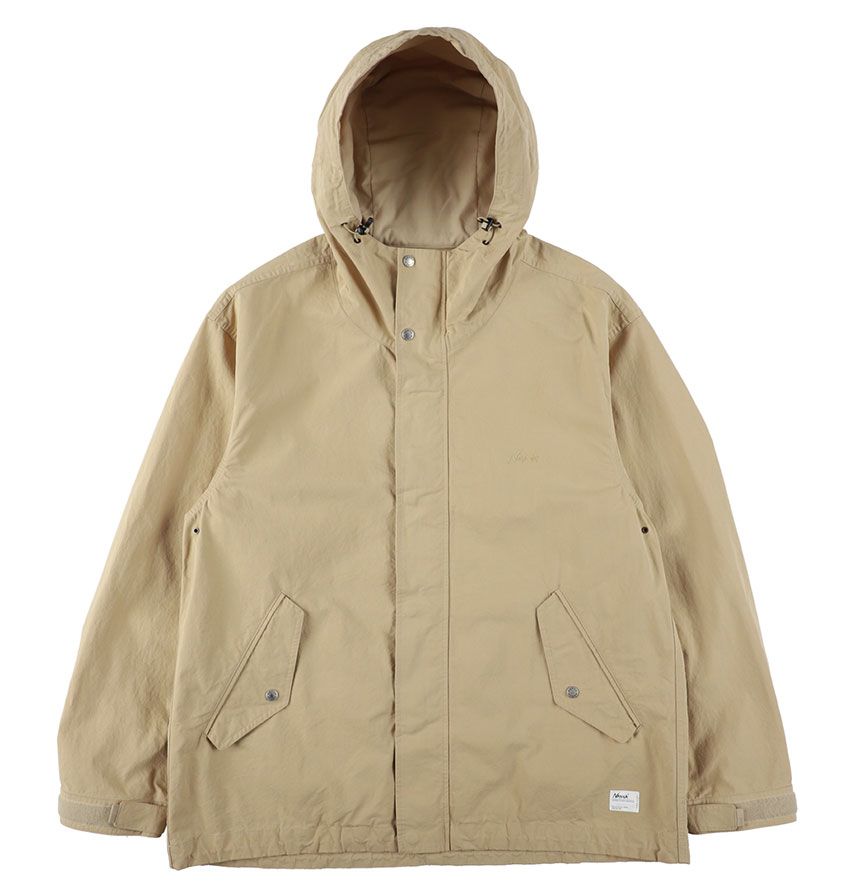 「DRY COTTON FIELD SHORT PARKA」（BLK、BEG、KHAの3色展開）3万800円／ナンガ　03-6384-5988