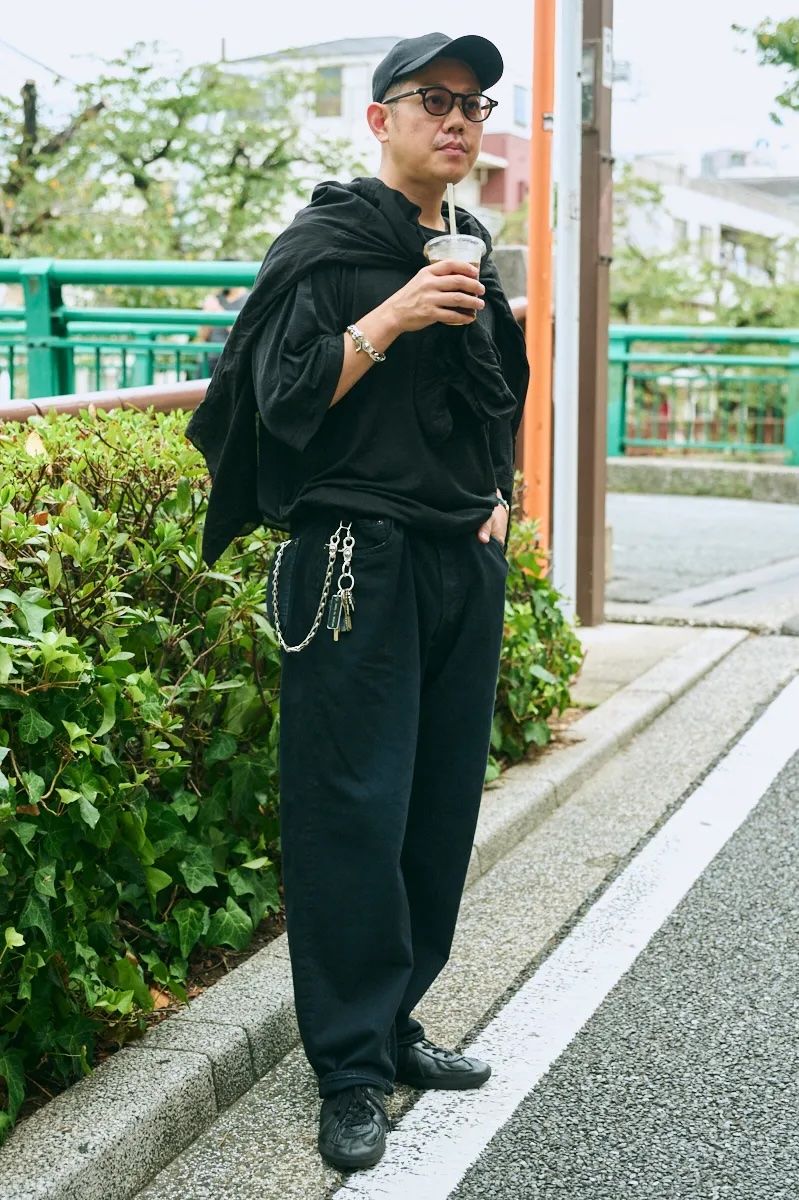 Tシャツ、シャツ＝ともにコモリ