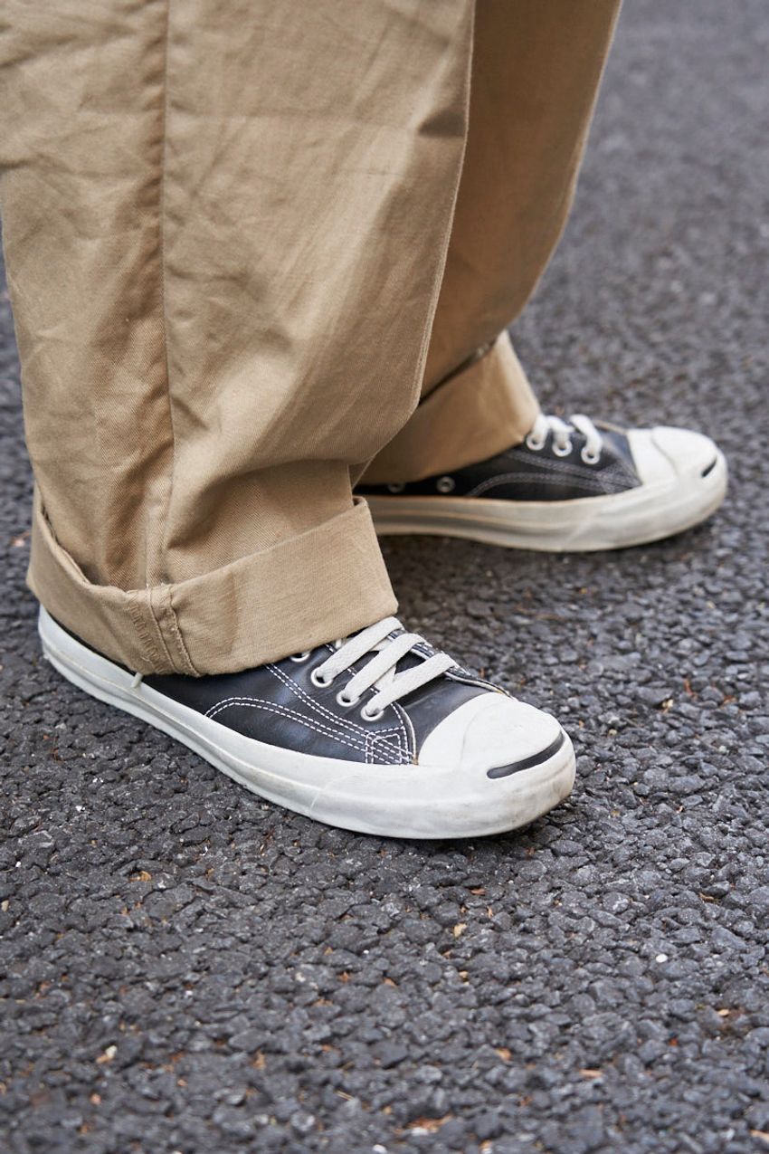 「ロングコートの足元はスニーカー派」。5名のコーデ上手を街角スナップで招集！ - 10枚目の画像