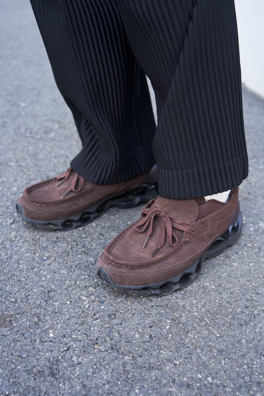 「ロングコートの足元はスニーカー派」。5名のコーデ上手を街角スナップで招集！ - 8枚目の画像