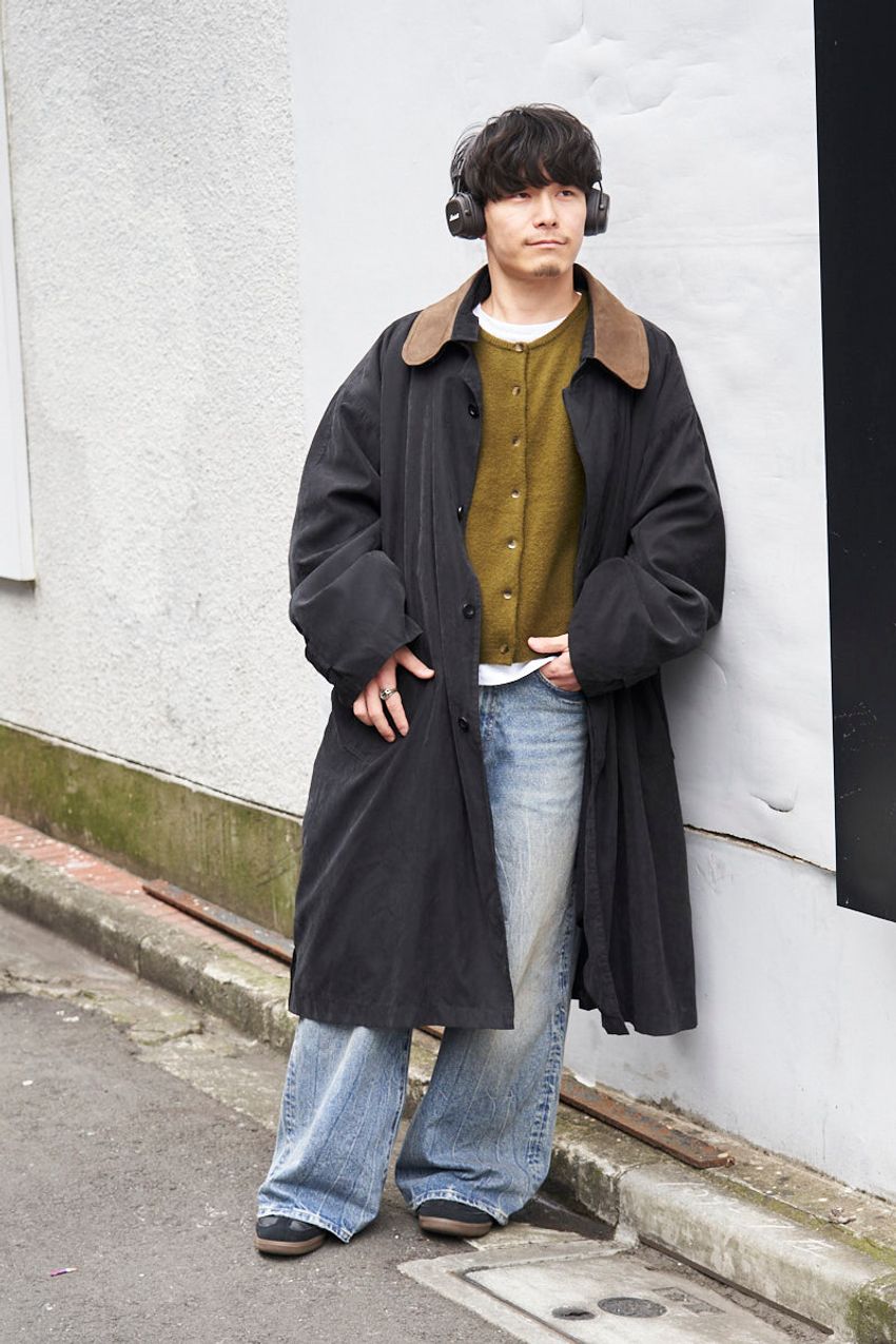 「ロングコートの足元はスニーカー派」。5名のコーデ上手を街角スナップで招集！ - 5枚目の画像