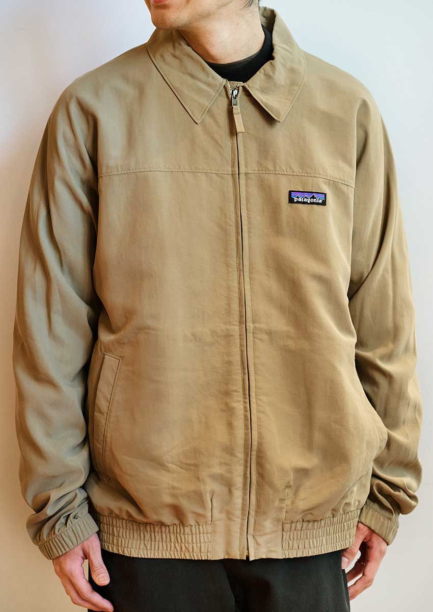 「メンズ・イスマス・アンラインド・ジャケット」2万5850円／パタゴニア（パタゴニア日本支社 カスタマーサービス　0800-8887-447）　※Mサイズを着用［モデル：身長165cm・肩幅約44cm・裄丈約75cm］