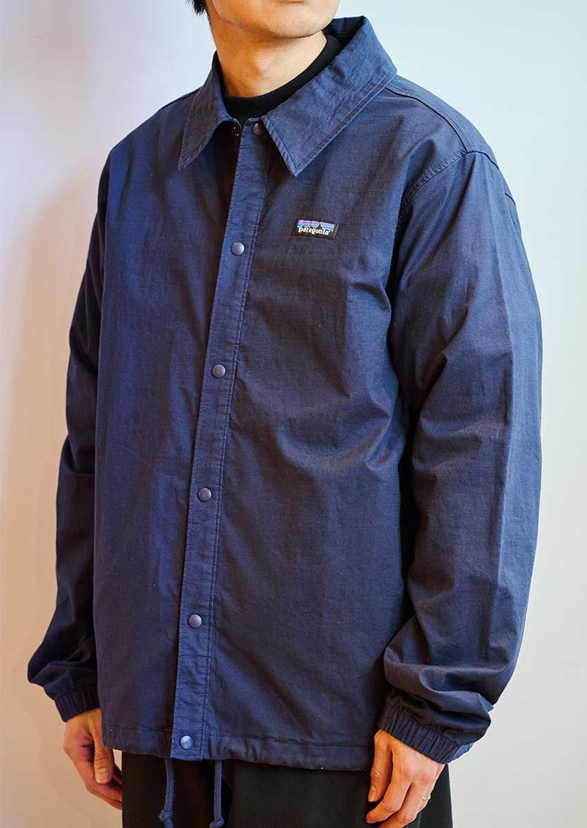 「メンズ・ライトウェイト・オールウェア・アンラインド・ジャケット」2万900円 ／パタゴニア（パタゴニア日本支社 カスタマーサービス　0800-8887-447）　※Mサイズを着用［モデル：身長165cm・肩幅約44cm・裄丈約75cm］