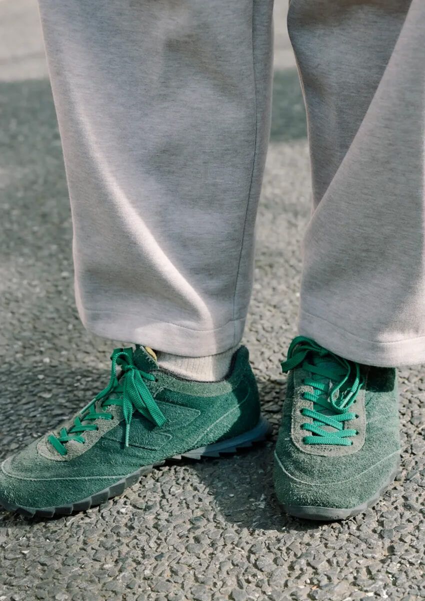 支持率No.1はやはりニューバランスか。「ダボパンに合わせるスニーカー」を街で大調査！ - 1枚目の画像