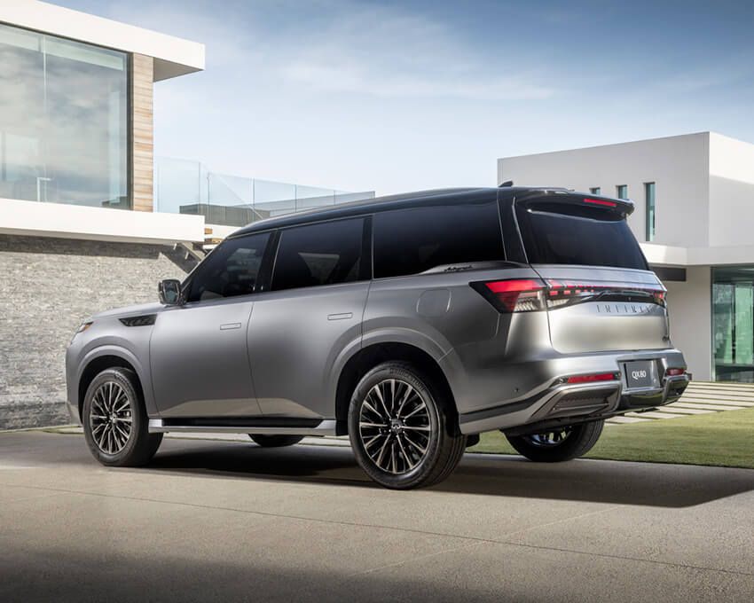 ドアハンドルは、リモコンキーなどでロックを解除すると浮き上がるように出現する。