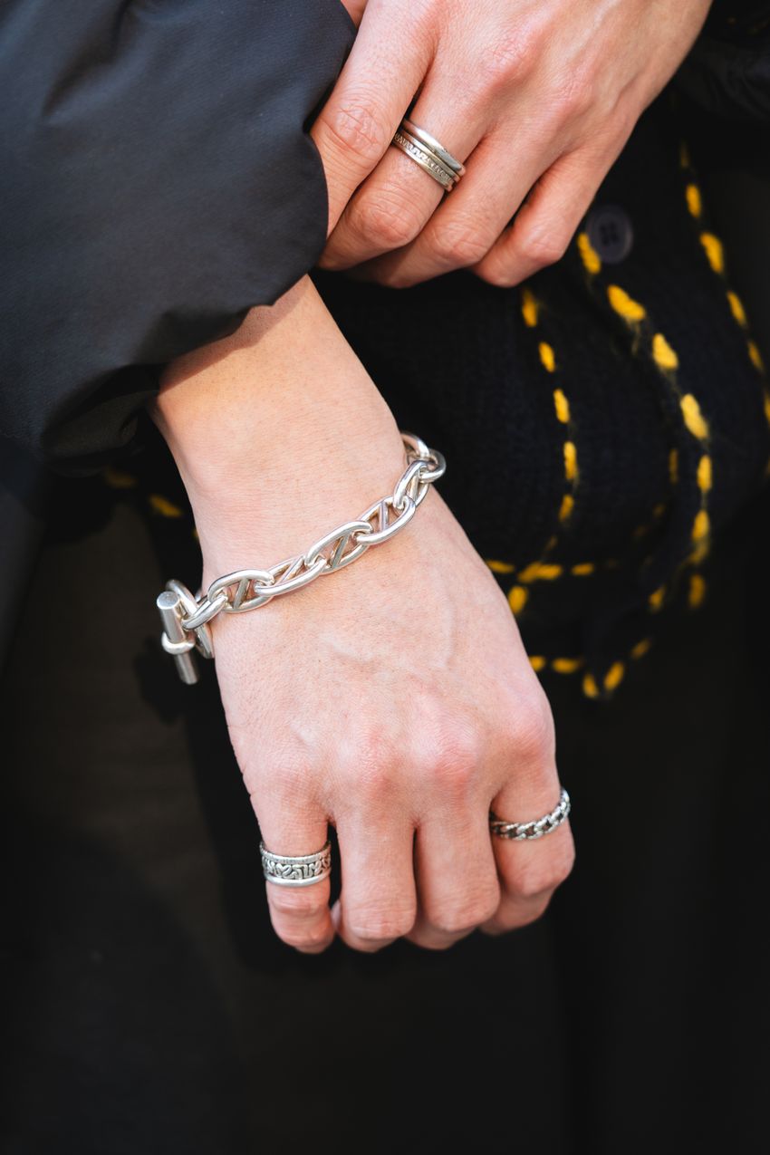 カーディガンを効果的に利かせたコーディネイト5選！ 配色＆レイヤードの巧みさに注目 - 7枚目の画像