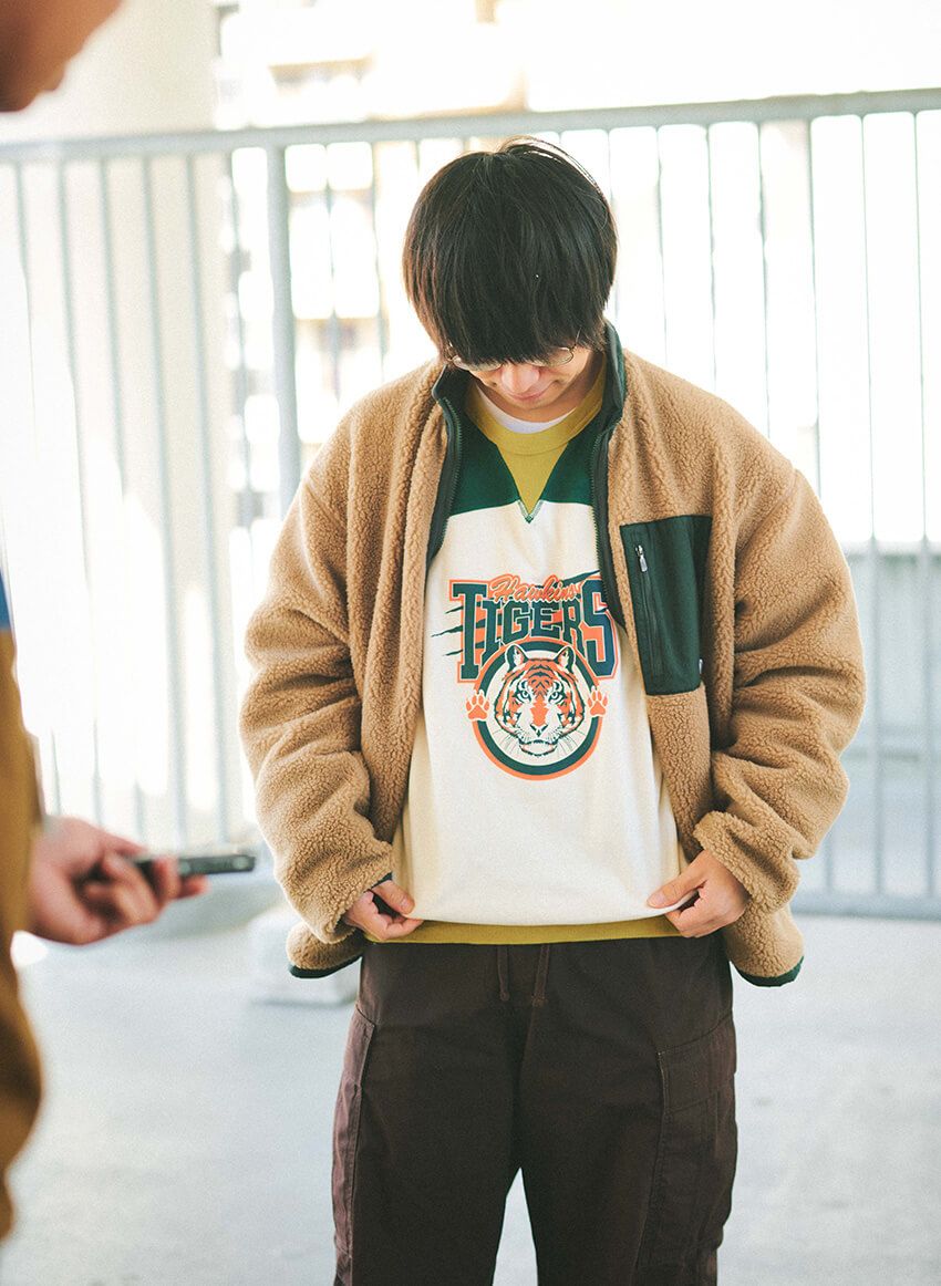 エバース佐々木＆町田の私服姿をパパラッチ！35万円のモンクレールを公開、GUのパンツをコンビで愛用！ - 4枚目の画像