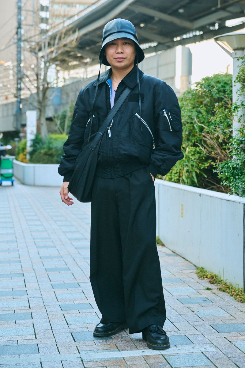 ジャケット、帽子、、ネックレス、バングル＝すべて古着