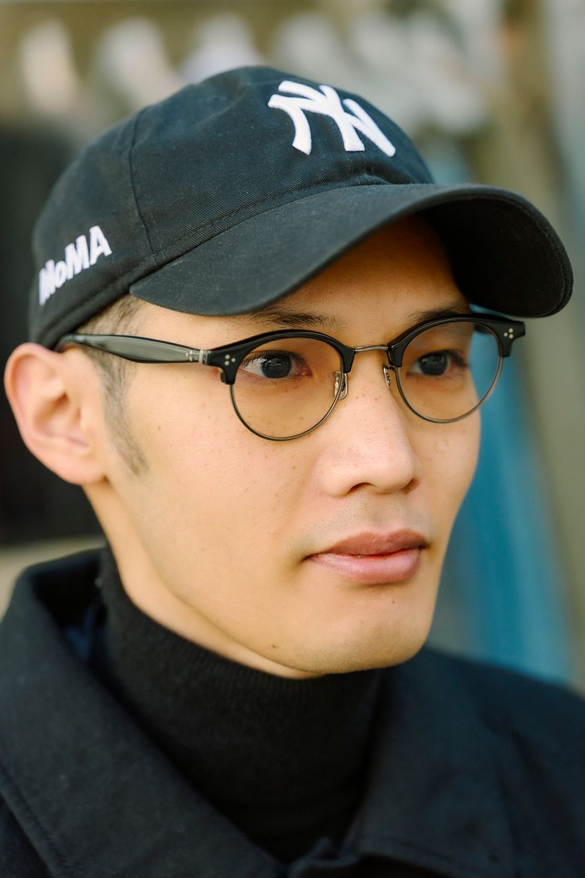 クラシックなロングコートに“ハズし”のキャップが好バランス！"黄金比"をものにした5人のスナップ - 9枚目の画像