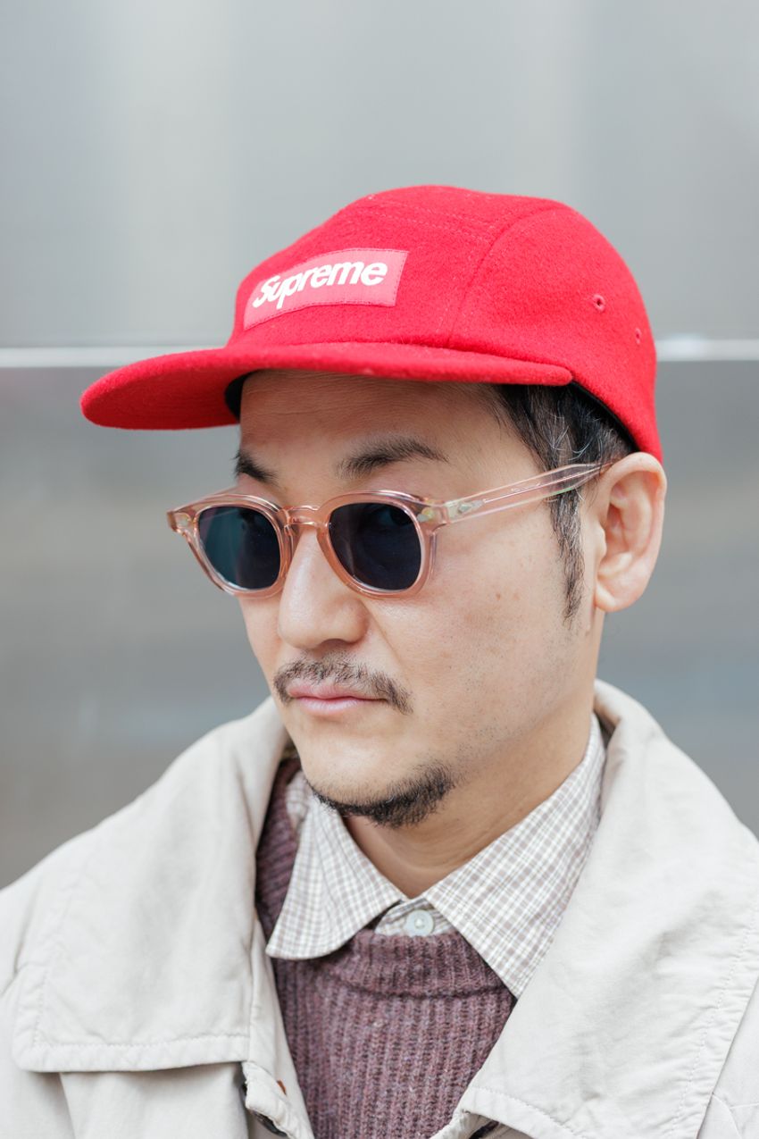 クラシックなロングコートに“ハズし”のキャップが好バランス！"黄金比"をものにした5人のスナップ - 11枚目の画像