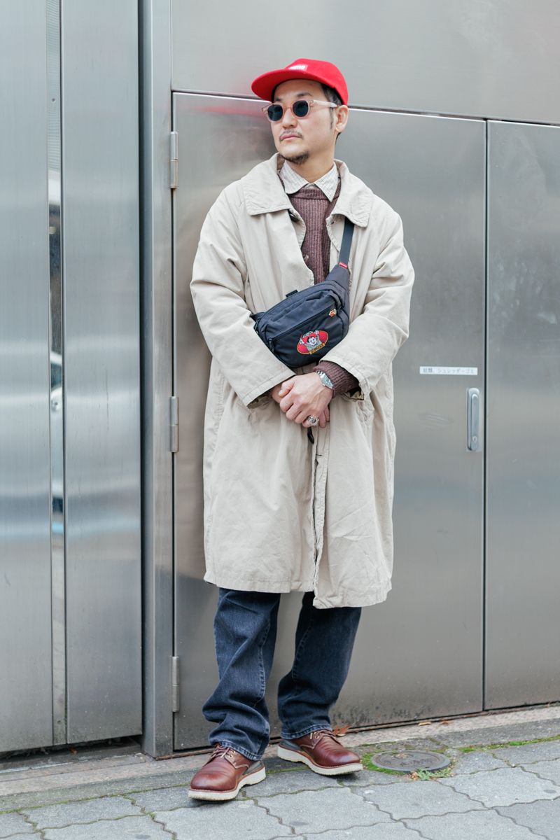 コート、シューズ＝ともにビズビム