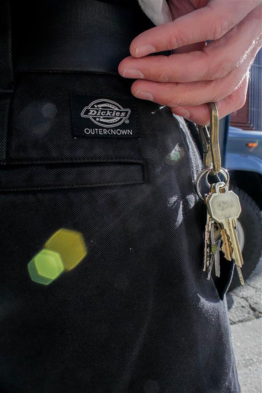 “太すぎず、細すぎない”別注ディッキーズ登場！「874」とスリムストレートを融合した特別な一本 - 3枚目の画像