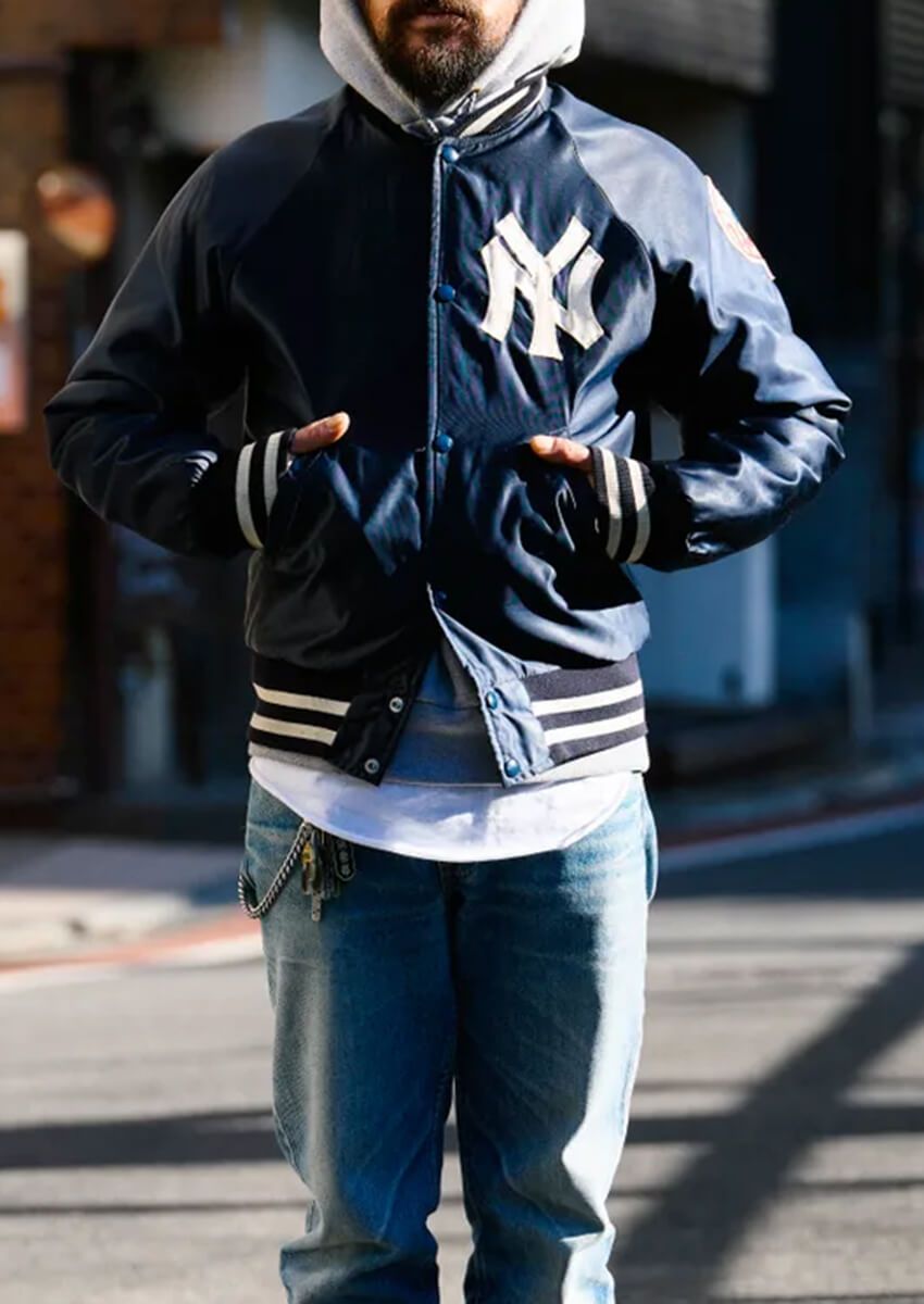 パーカのフードは被っても見栄えよし！合わせに選んだアウターはミリタリー、スタジャンetc. - 1枚目の画像