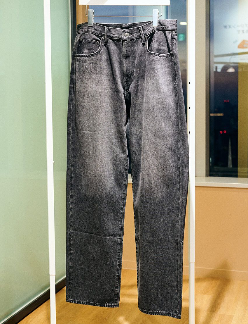 「バギージーンズ」4990円／ユニクロ