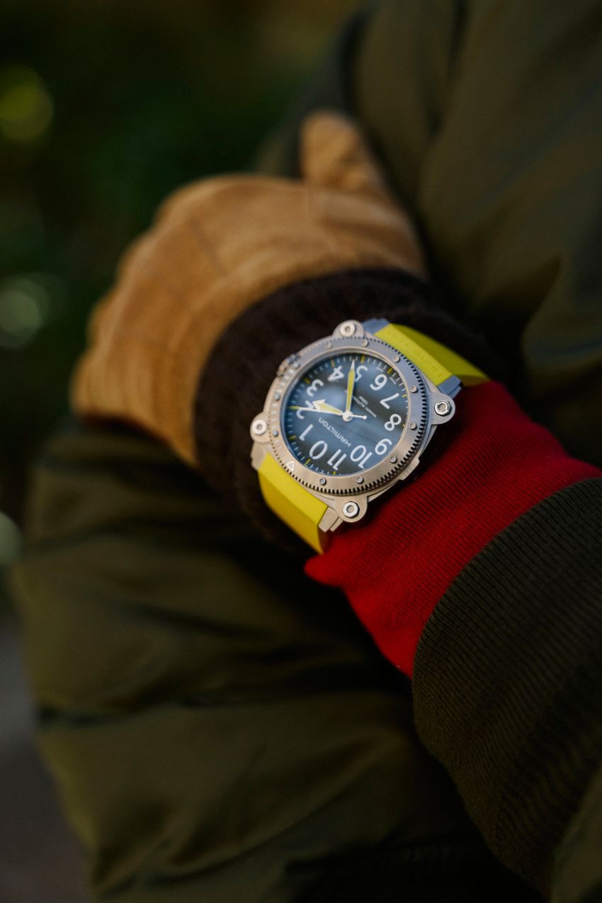 【短丈アウターが人気の理由】スタイルよく見えて使い勝手もよし。5者5様のコーデで証明 - 7枚目の画像