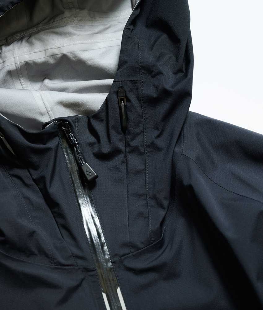 【モンベル展示会レポ】“街使い”すべき新作「黒アイテム」3選！ レインジャケット、2-WAYパンツ、軽量シェル - 3枚目の画像