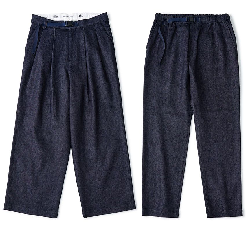 左●「White Mountaineering × Dickies® DENIM 2 TUCK PANTS」 4万700円、右●「White Mountaineering × Dickies® DENIM TAPERED PANTS」3万7400円／ホワイトマウンテニアリング　代官山店　03-6416-5381
