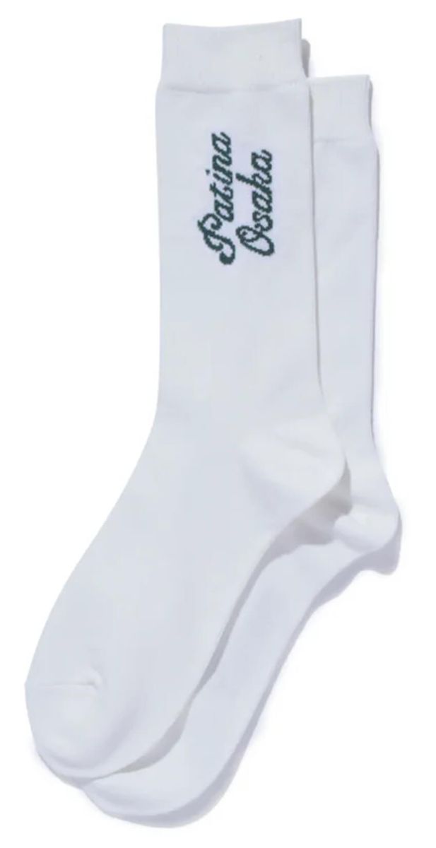 ソックスは、大阪発のソックスブランド、ウィムジーとのトリプルコラボレーション。2860円［Men25〜28cm、Ladies23〜25cm］