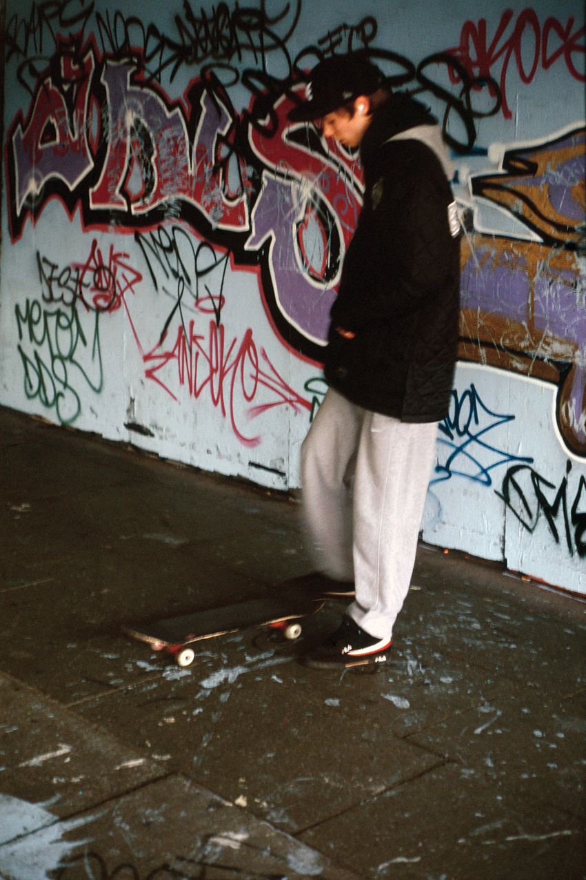 ロンドンスケートを記録した写真家「ダン・ボルトン」日本初個展。ロンハーマンのUNDER Rで私服パパラッチ！ - 4枚目の画像